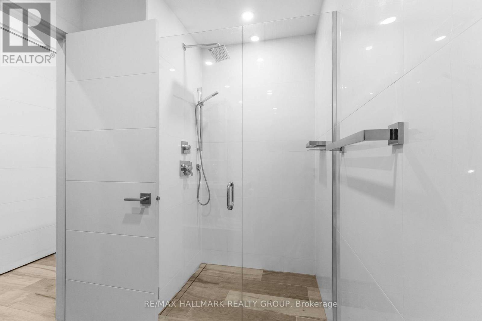 2-201 Maclaren Street, Ottawa, ON, K2P 0L4 - 15