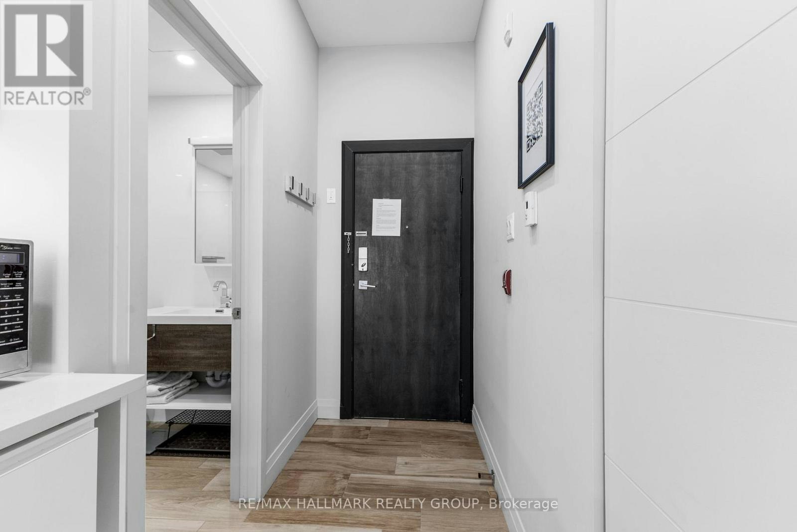 2-201 Maclaren Street, Ottawa, ON, K2P 0L4 - 3