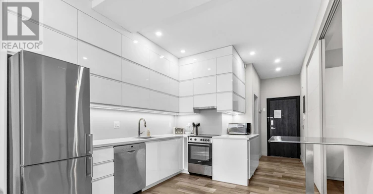 2-201 Maclaren Street, Ottawa, ON, K2P 0L4 - 4