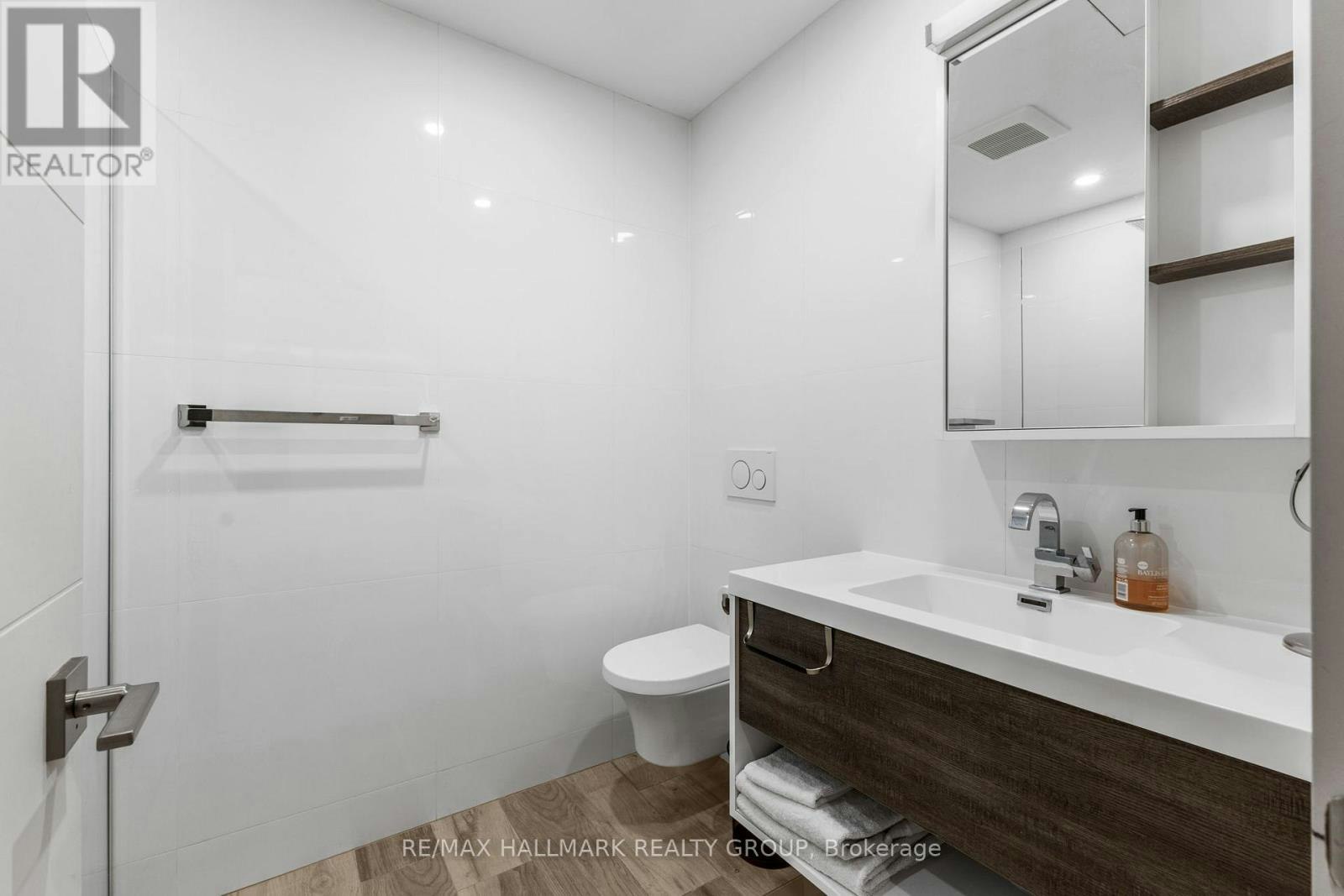 2-201 Maclaren Street, Ottawa, ON, K2P 0L4 - 14
