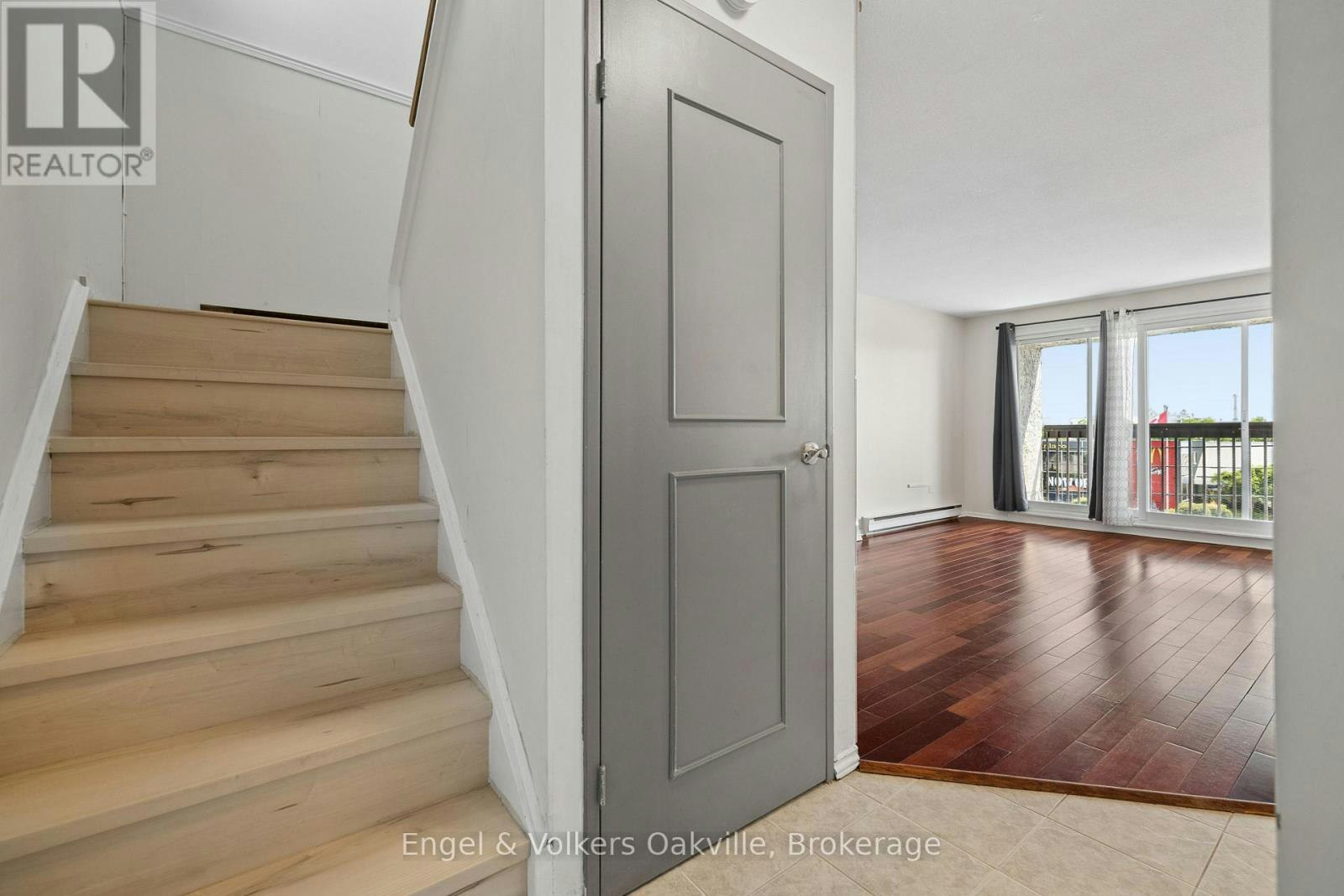 184-1055 Dundas Street E, Mississauga, ON, L4Y 3X6 - 3