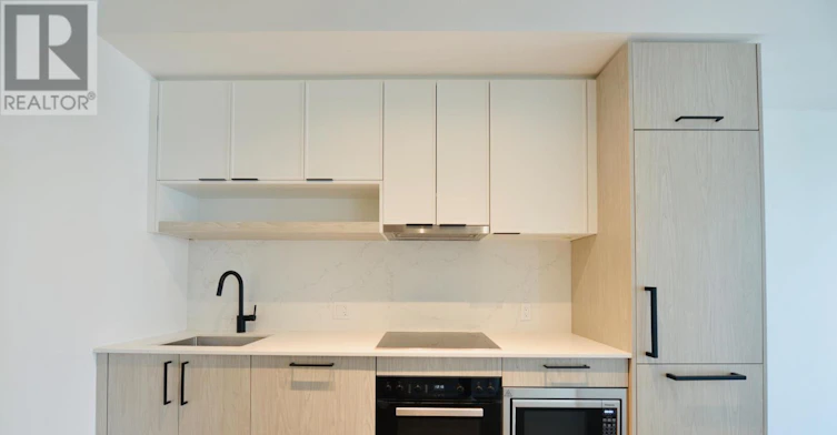 1526-89 Montclair Avenue, Toronto, ON, M5P 0A9 - 4