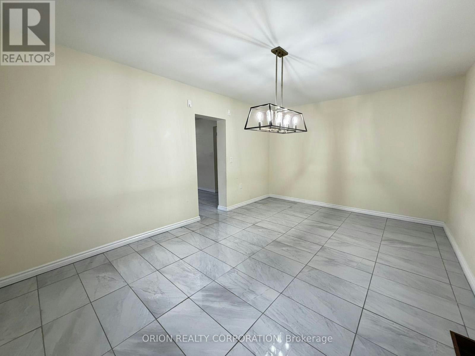 3 Romar Crescent, Toronto, ON, M6B 1R7 - 8