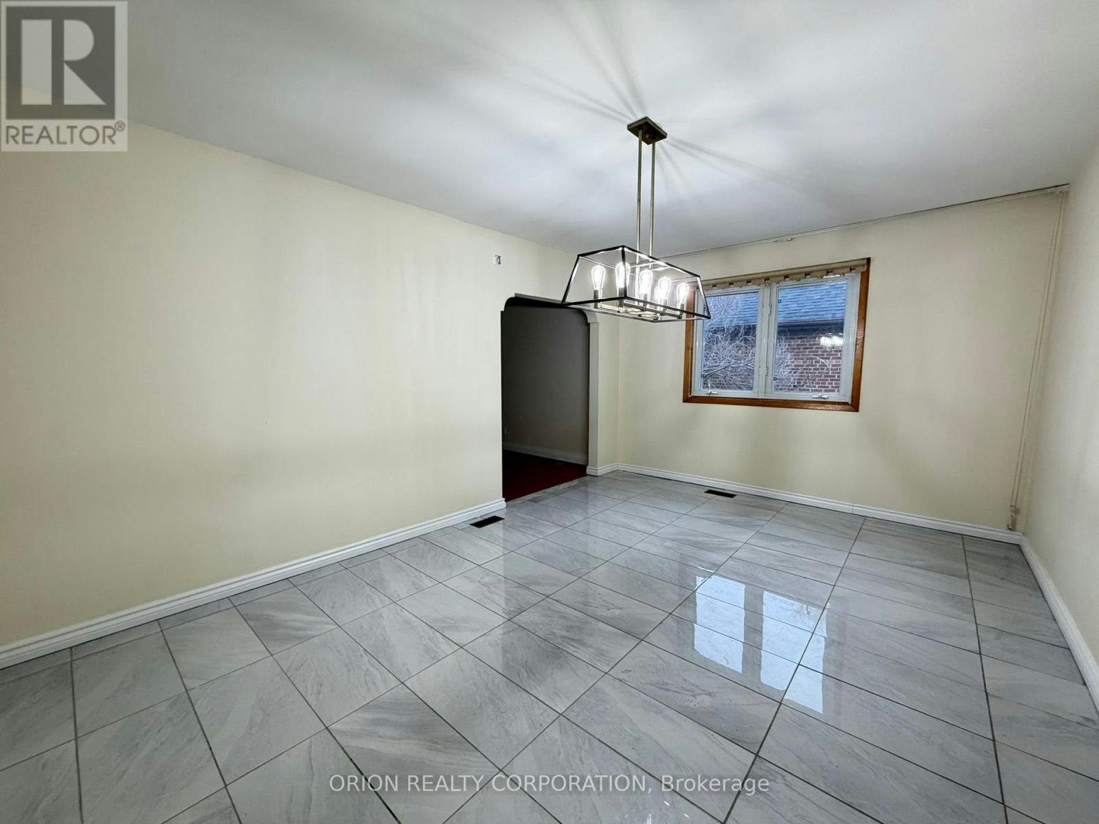 3 Romar Crescent, Toronto, ON, M6B 1R7 - 10