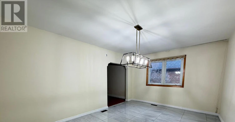 3 Romar Crescent, Toronto, ON, M6B 1R7 - 10