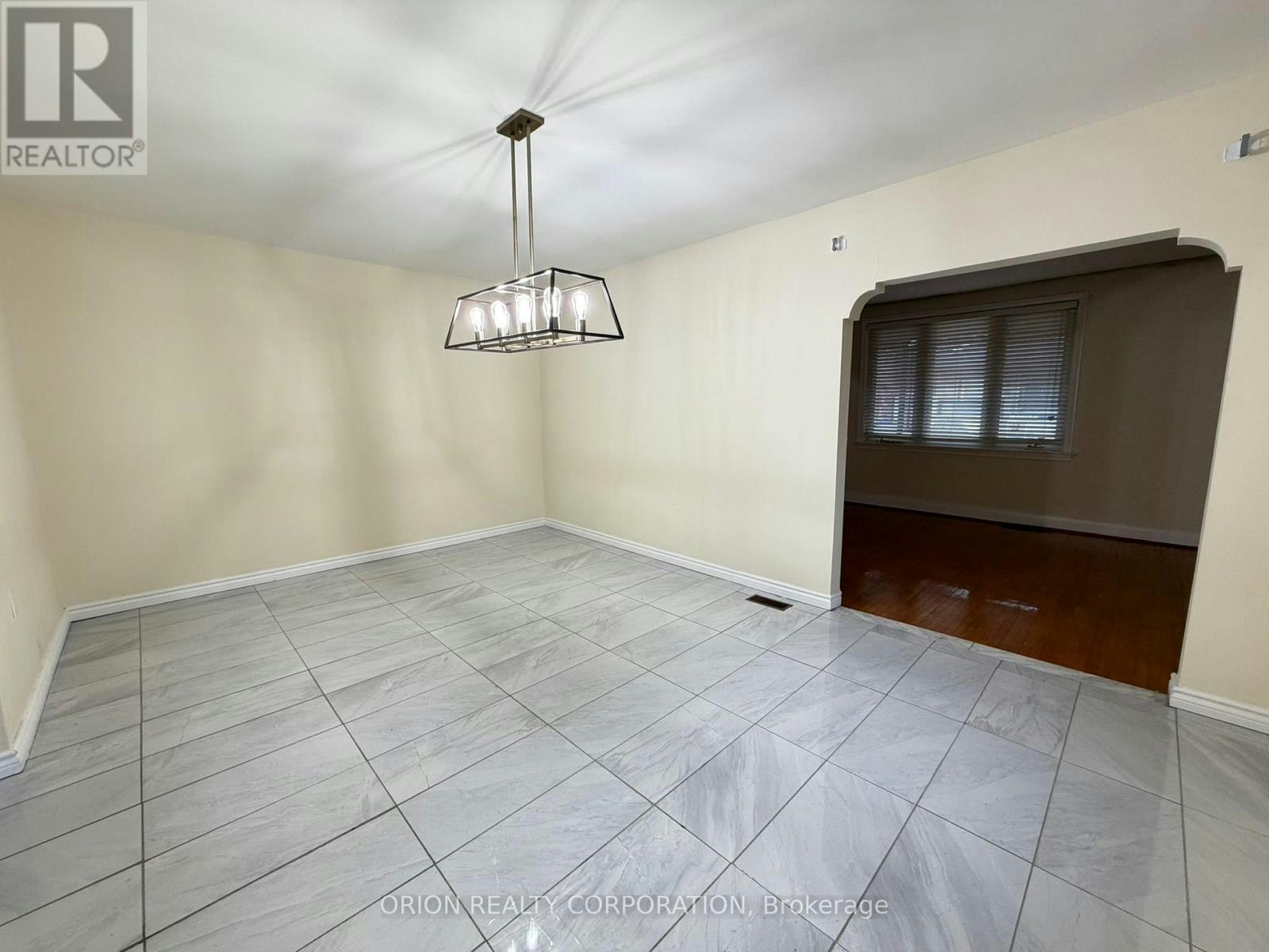 3 Romar Crescent, Toronto, ON, M6B 1R7 - 9
