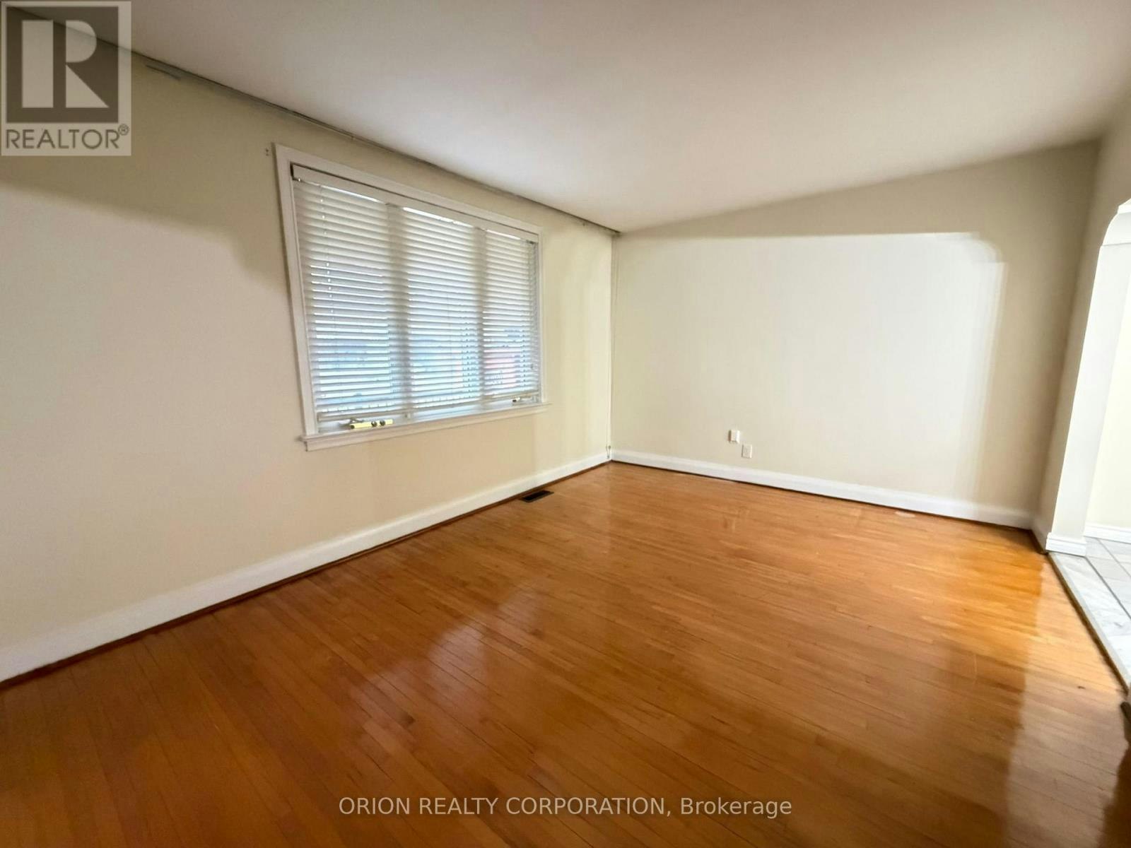 3 Romar Crescent, Toronto, ON, M6B 1R7 - 5