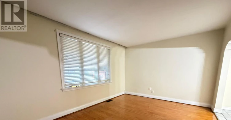 3 Romar Crescent, Toronto, ON, M6B 1R7 - 5