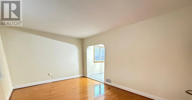 3 Romar Crescent, Toronto, ON, M6B 1R7 - 4