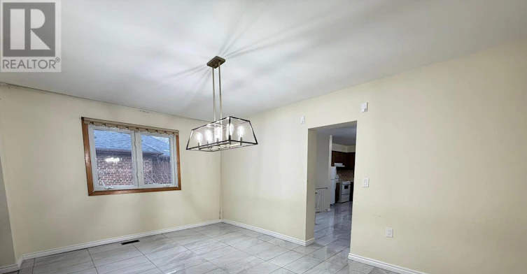 3 Romar Crescent, Toronto, ON, M6B 1R7 - 11