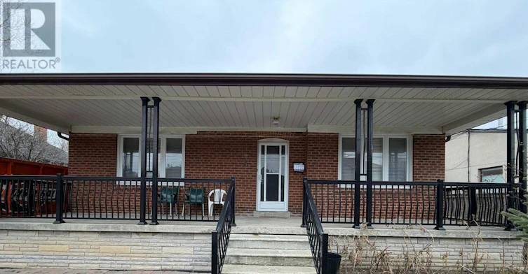 3 Romar Crescent, Toronto, ON, M6B 1R7