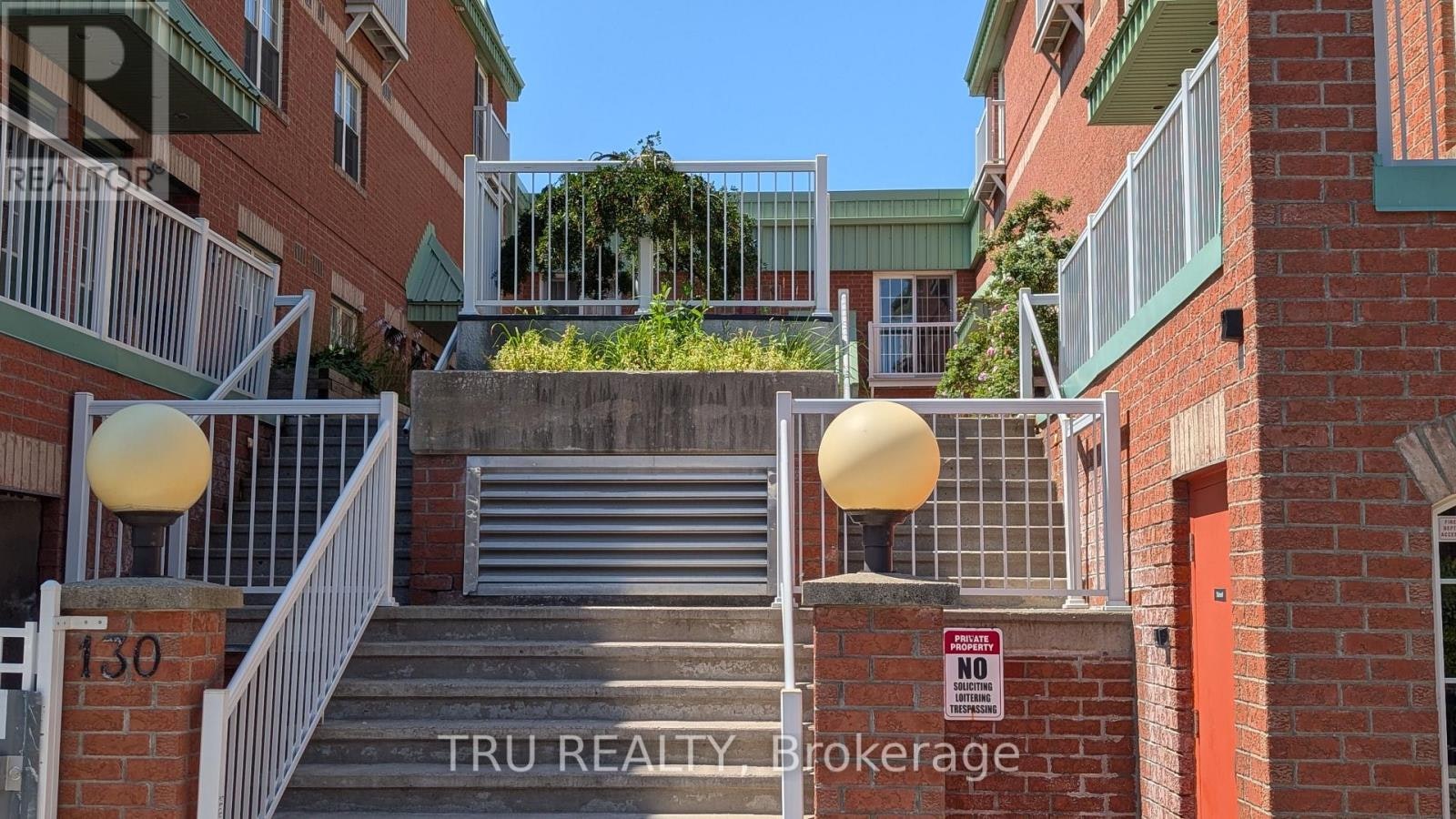 2-130 Rochester Street, Ottawa, ON, K1R 0A3 - 2