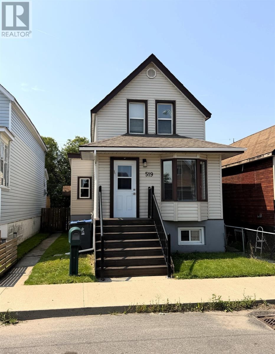 519 Mctavish Street, Thunder Bay, ON, P7C 3C4