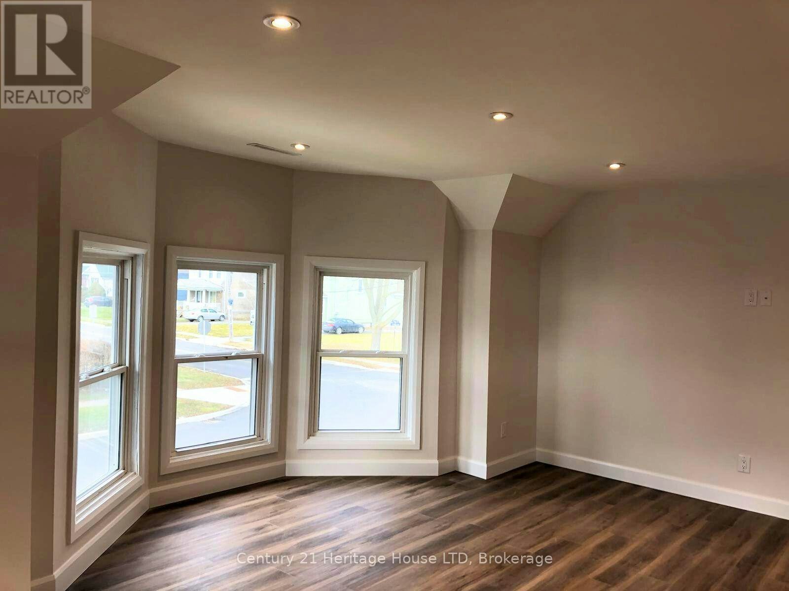 UPPER-61 Phipps Street, Fort Erie, ON, L2A 2V3 - 5