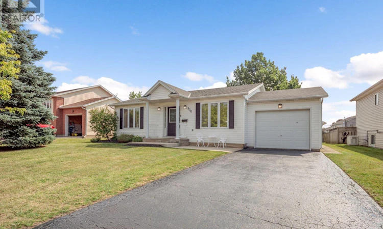 936 Colette Road