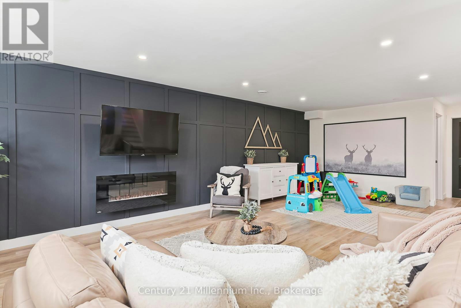 160 Sycamore Street, Blue Mountains, ON, L9Y 4E4 - 35