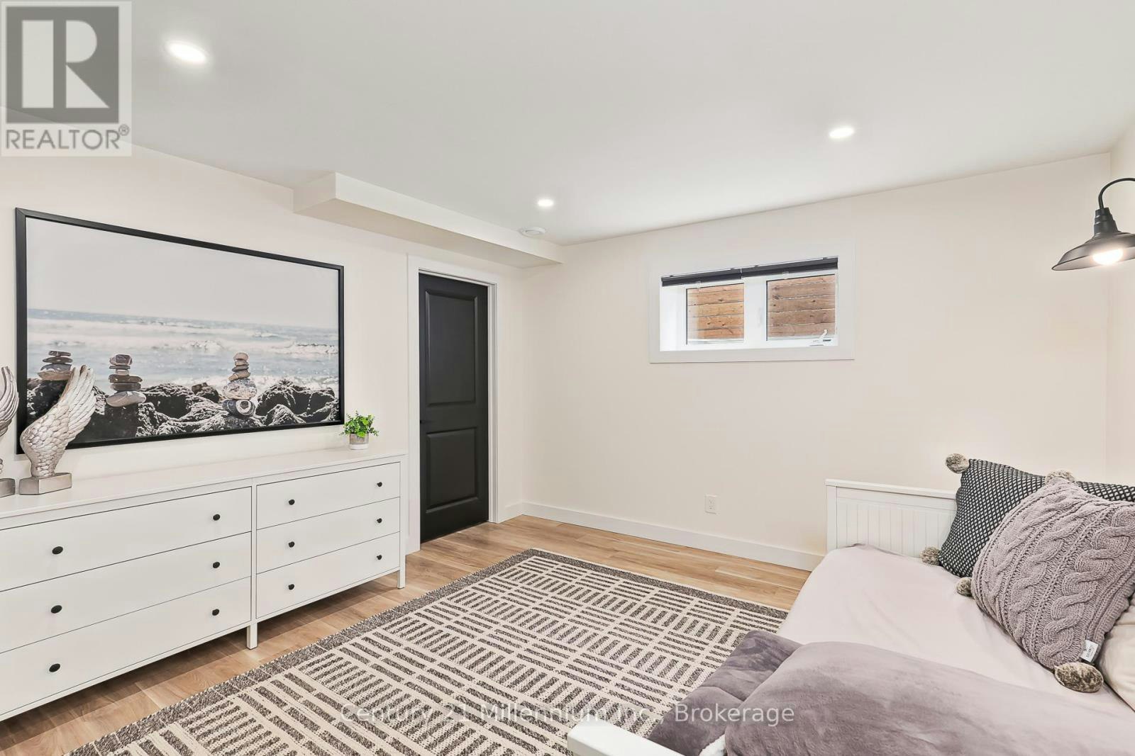 160 Sycamore Street, Blue Mountains, ON, L9Y 4E4 - 38
