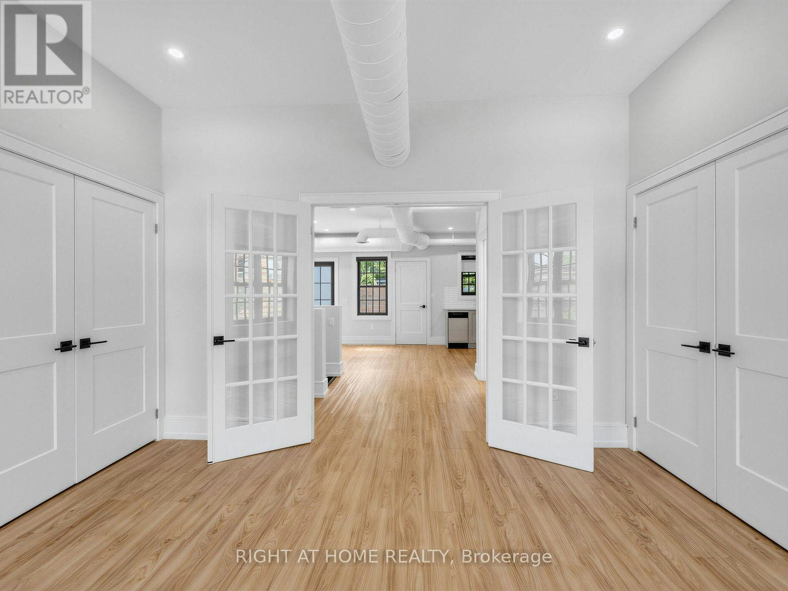 2-1095 Queen Street E, Toronto, ON, M4M 1K7 - 22