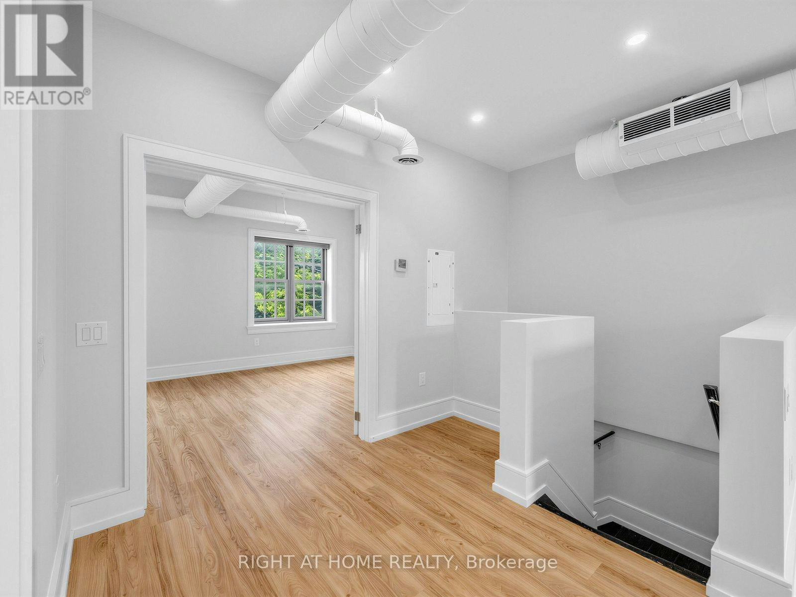 2-1095 Queen Street E, Toronto, ON, M4M 1K7 - 16