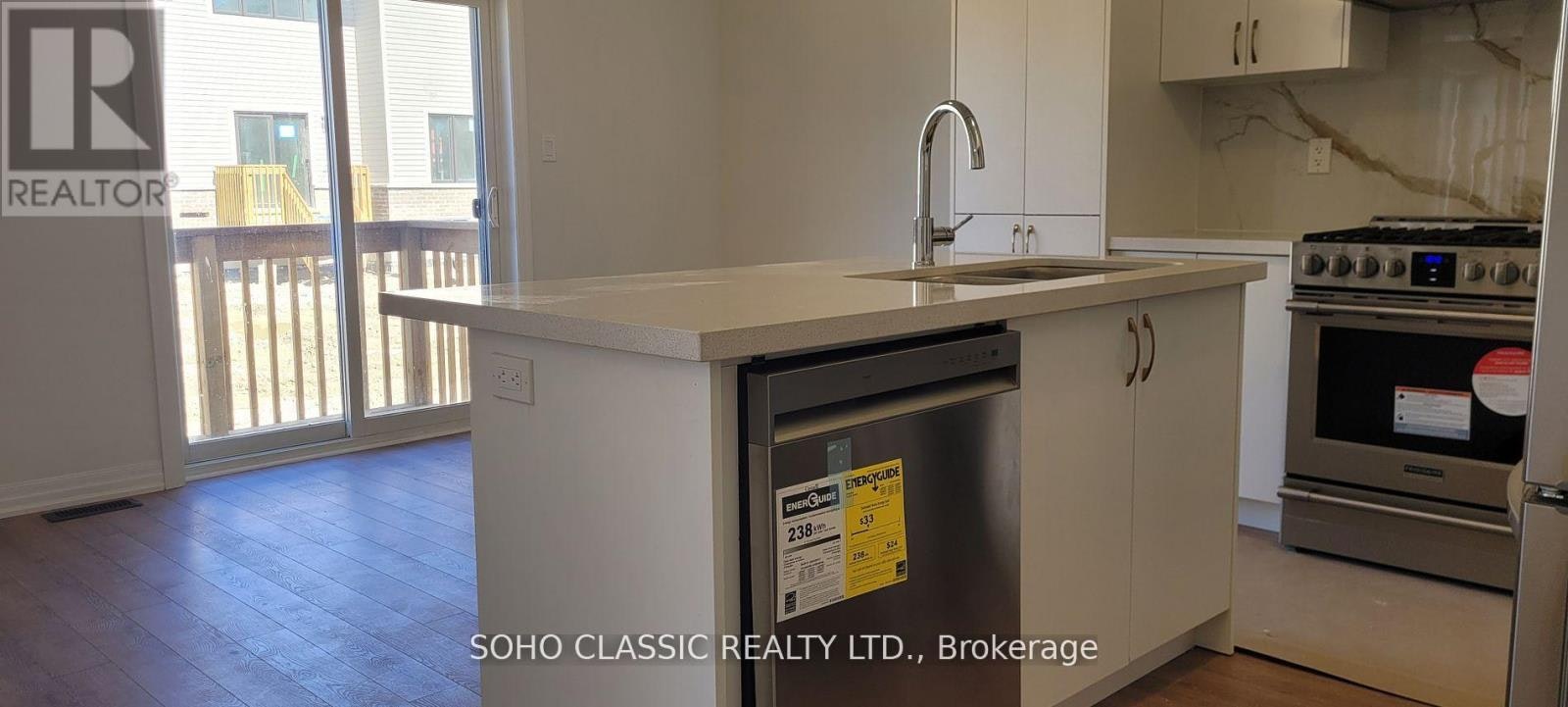 19 Connell Drive, Georgina, ON, L4P 3E9 - 11