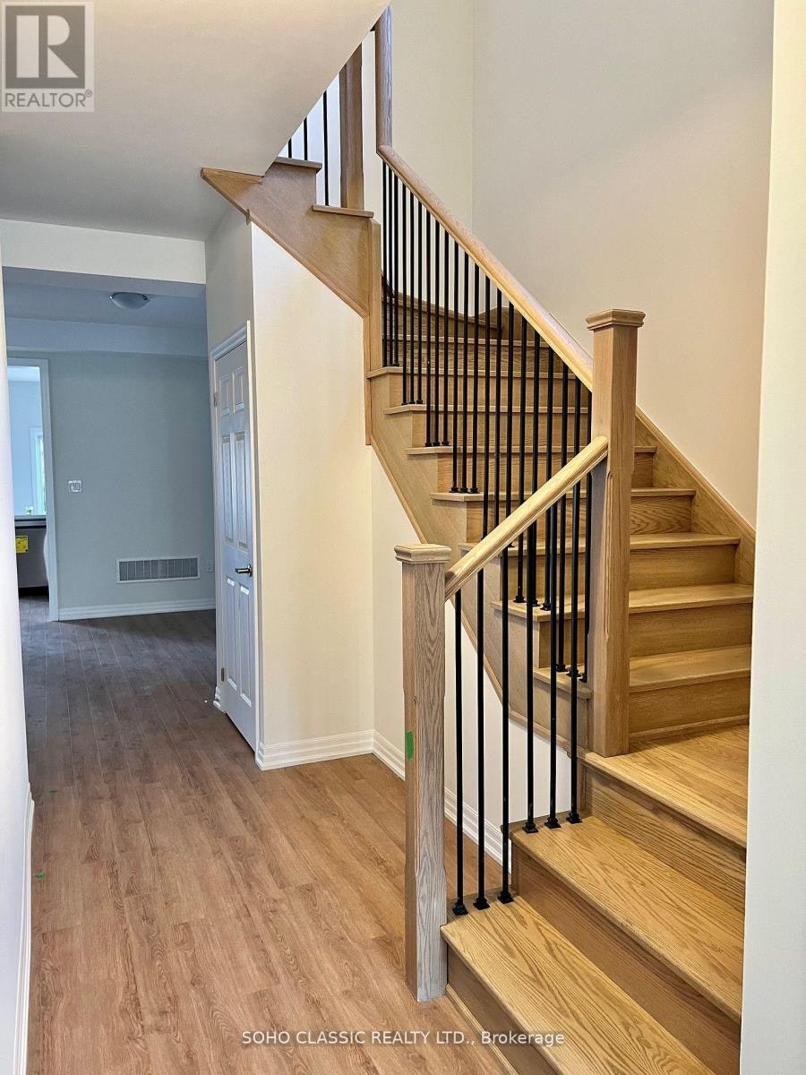 19 Connell Drive, Georgina, ON, L4P 3E9 - 2