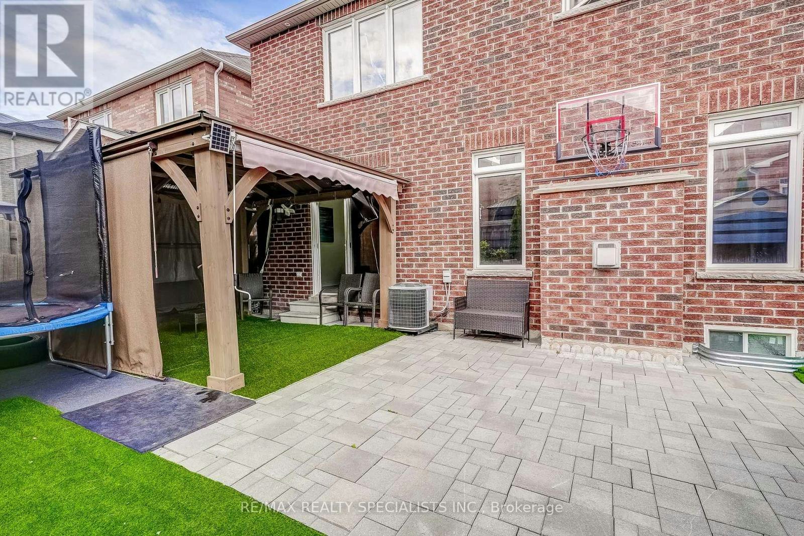 18 Rogers Trail, Bradford West Gwillimbury, ON, L3Z 0G4 - 32