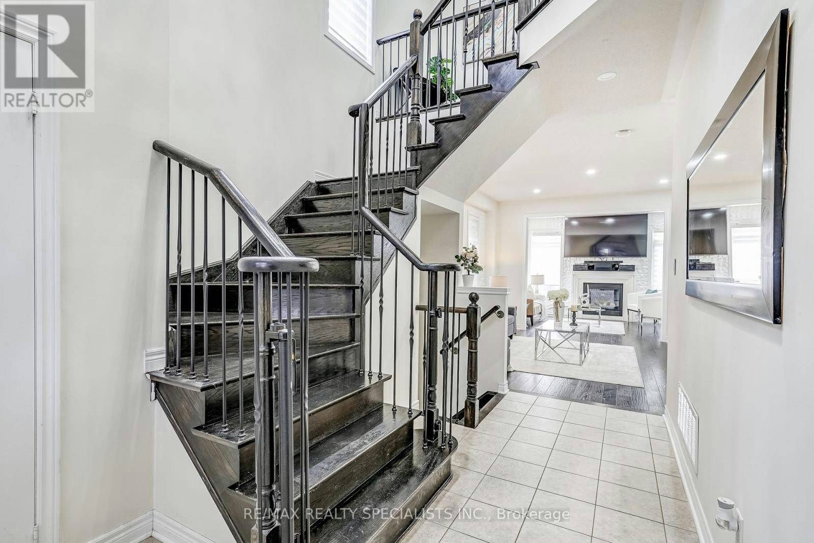 18 Rogers Trail, Bradford West Gwillimbury, ON, L3Z 0G4 - 3