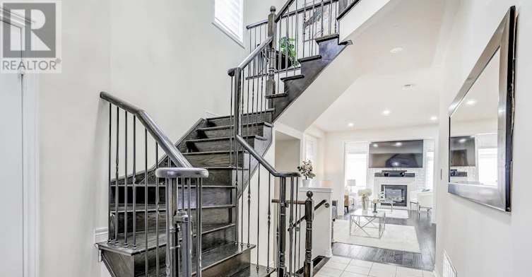 18 Rogers Trail, Bradford West Gwillimbury, ON, L3Z 0G4 - 3