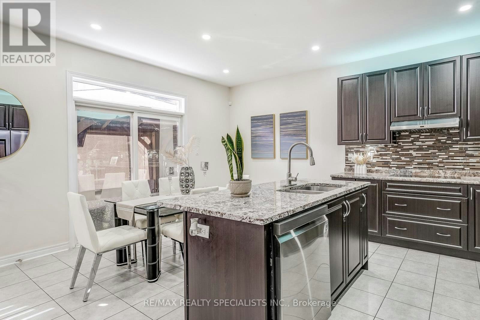18 Rogers Trail, Bradford West Gwillimbury, ON, L3Z 0G4 - 12