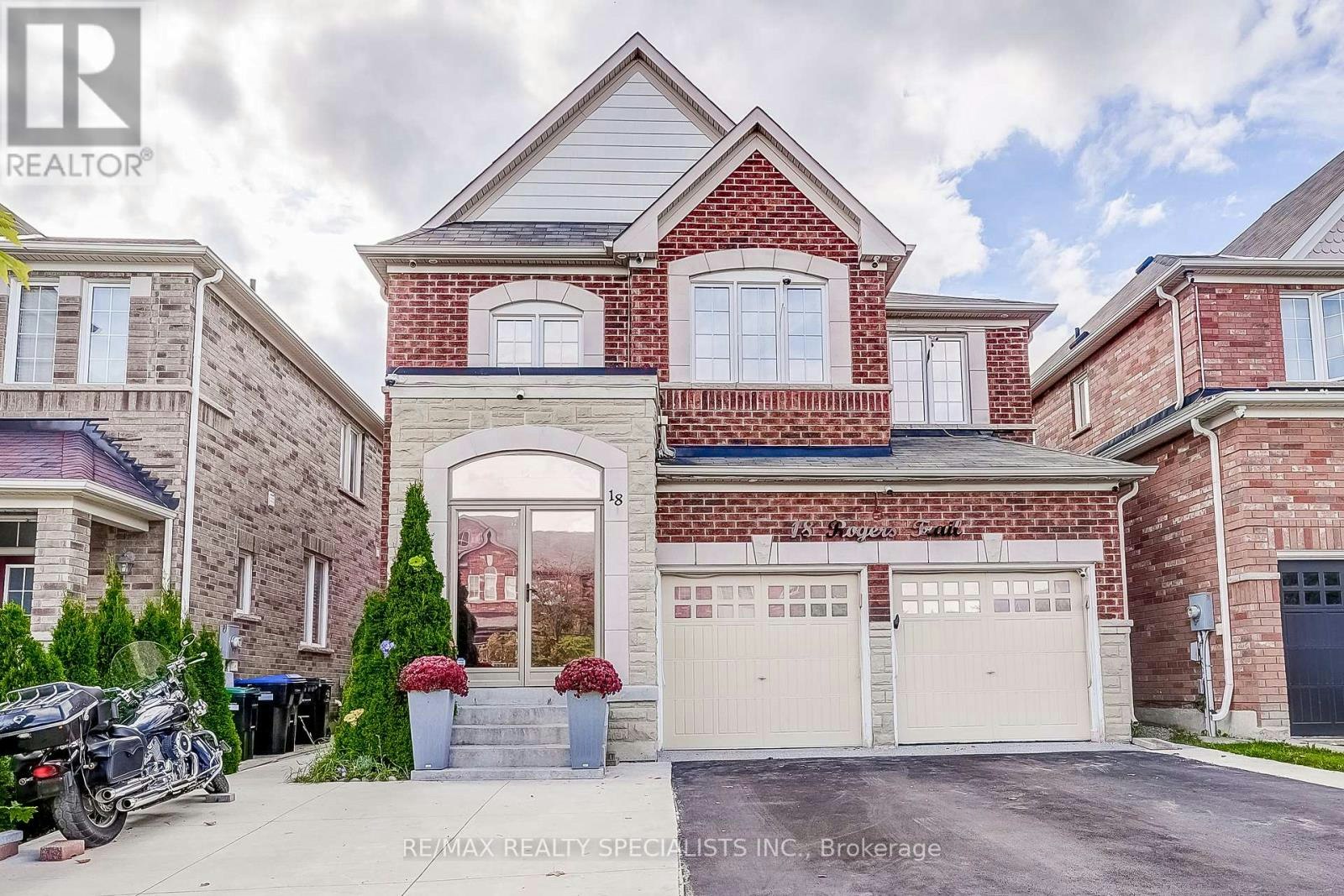 18 Rogers Trail, Bradford West Gwillimbury, ON, L3Z 0G4