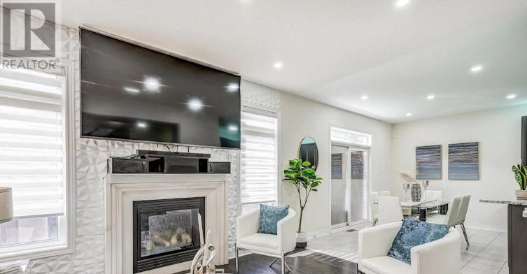 18 Rogers Trail, Bradford West Gwillimbury, ON, L3Z 0G4 - 11