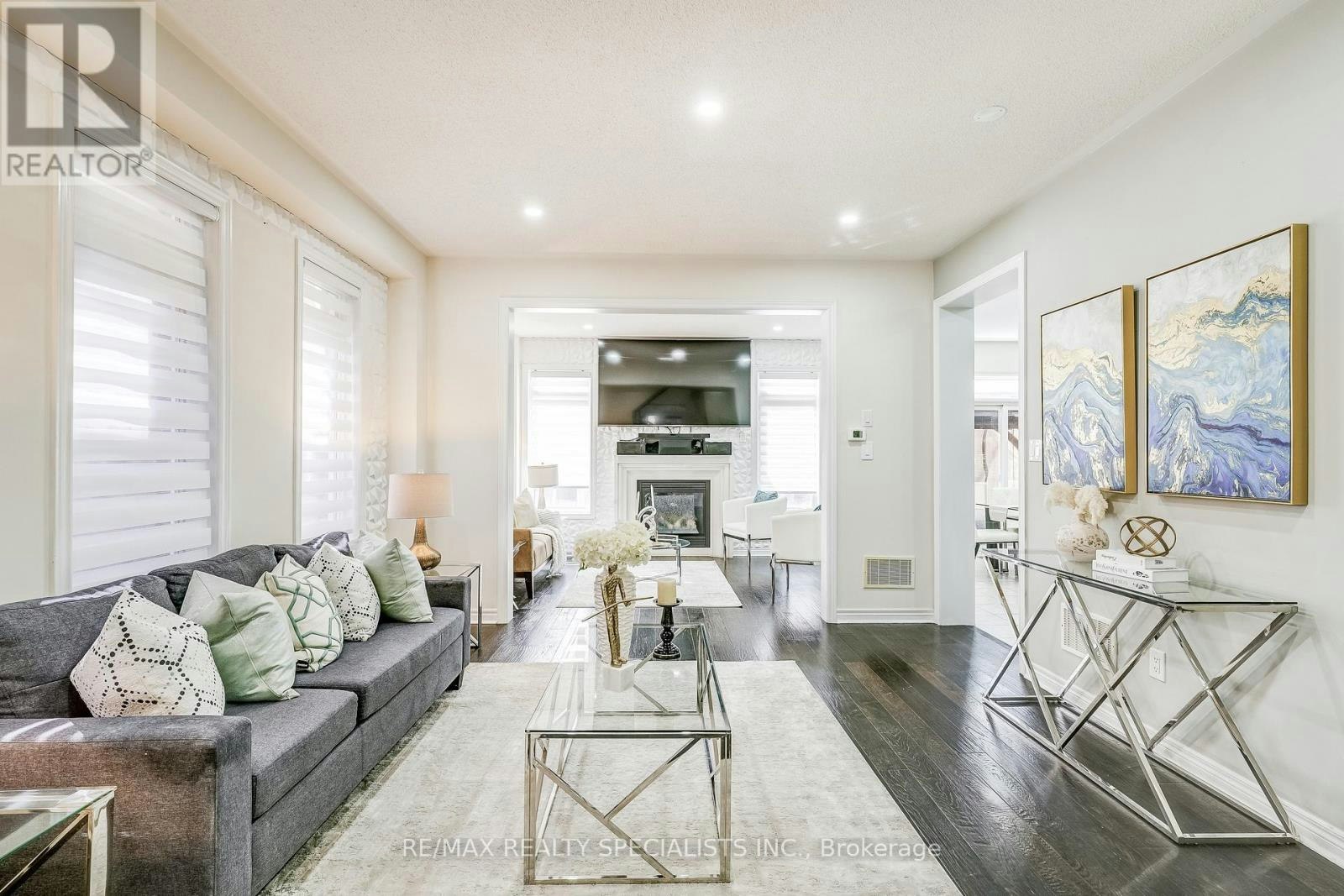 18 Rogers Trail, Bradford West Gwillimbury, ON, L3Z 0G4 - 4