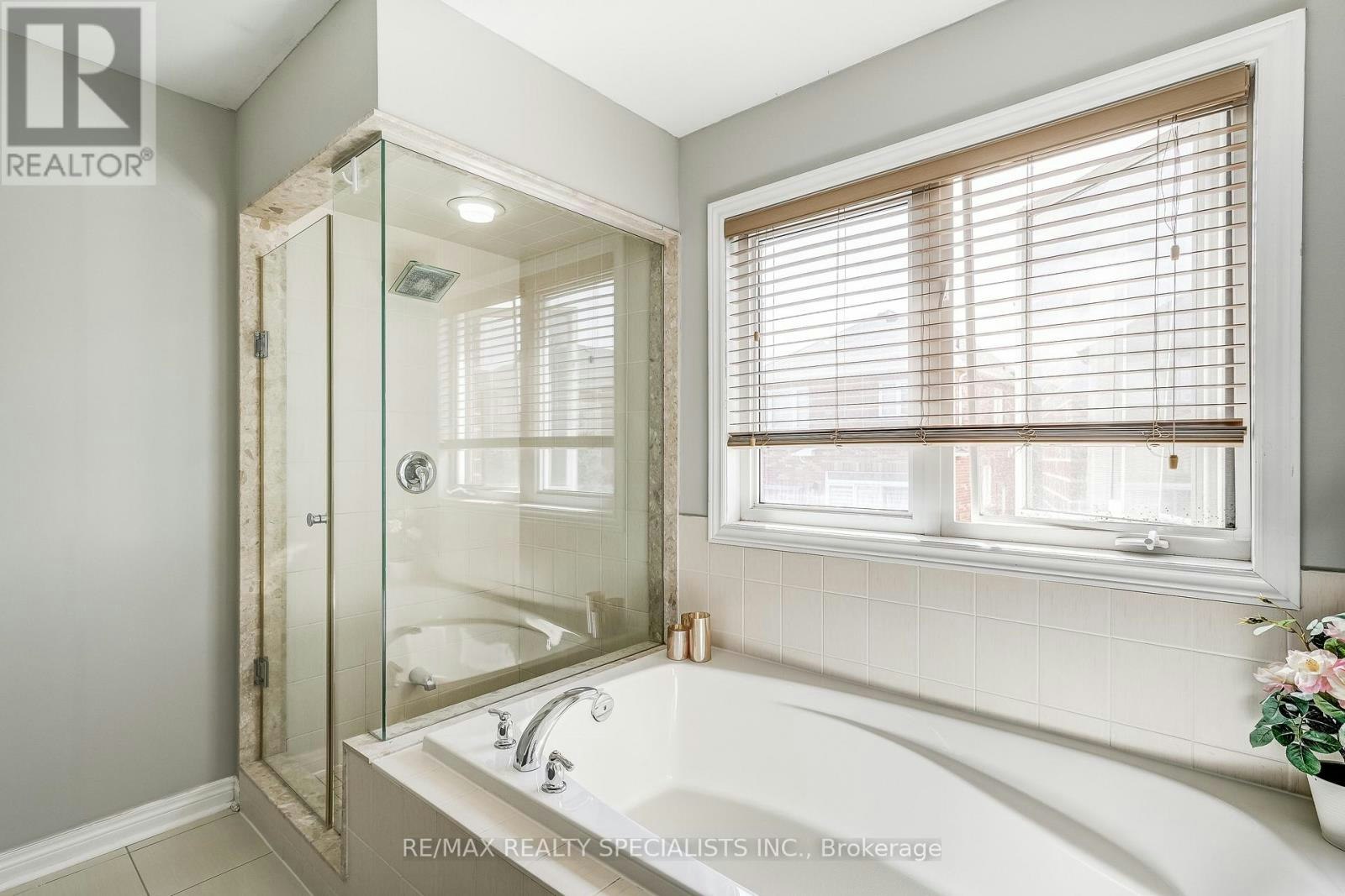 18 Rogers Trail, Bradford West Gwillimbury, ON, L3Z 0G4 - 24