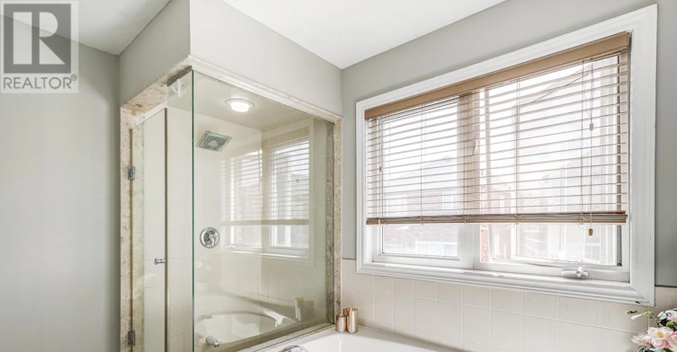 18 Rogers Trail, Bradford West Gwillimbury, ON, L3Z 0G4 - 24