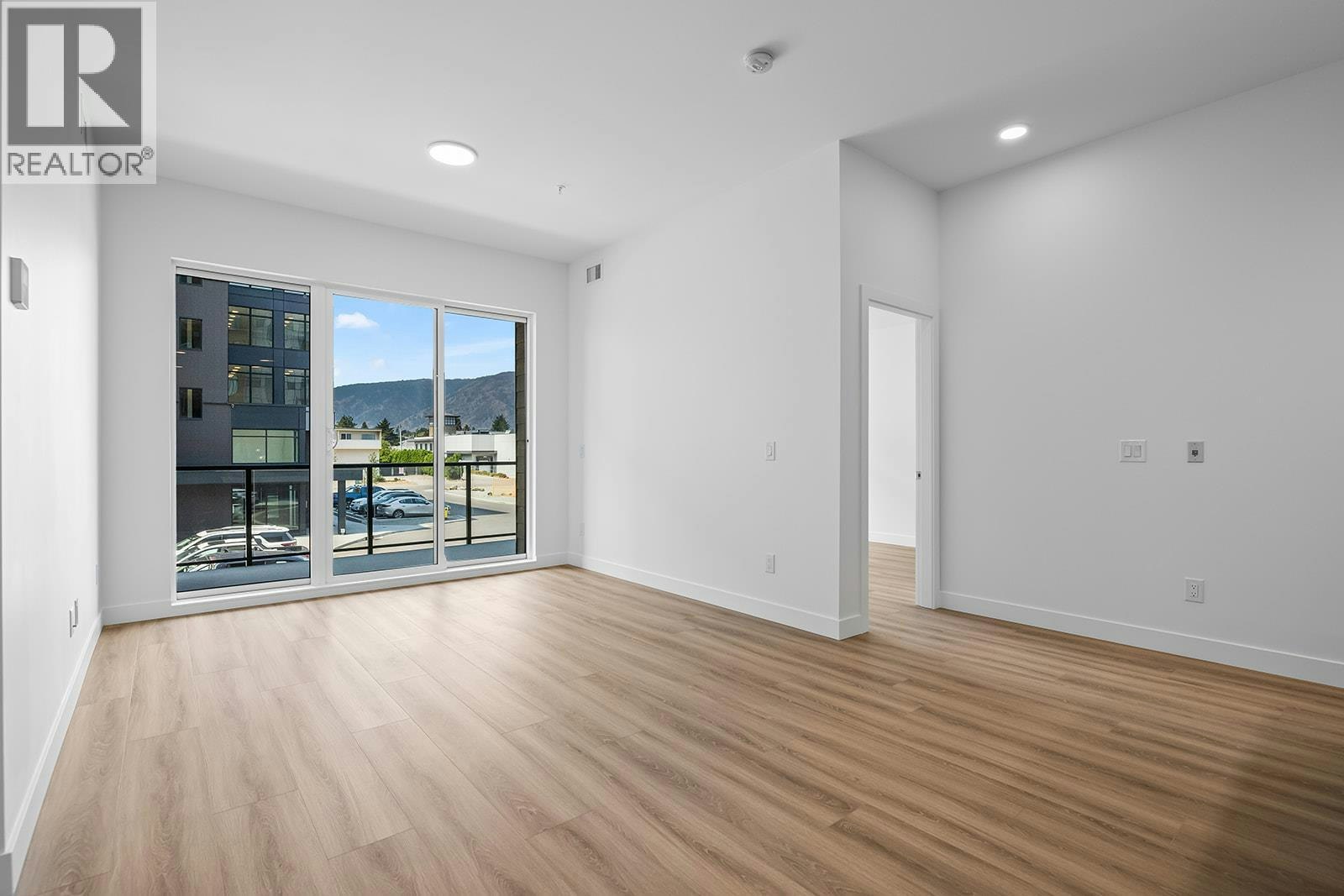 201-2780 Olalla Road - 2