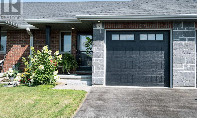 9 Mcintosh Crescent