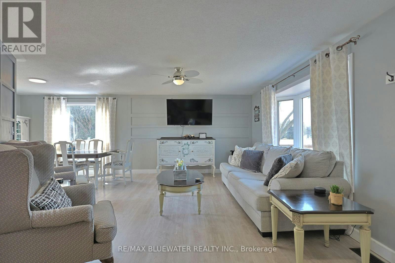 9897 Eric Street, Lambton Shores, ON, N0M 2N0 - 14