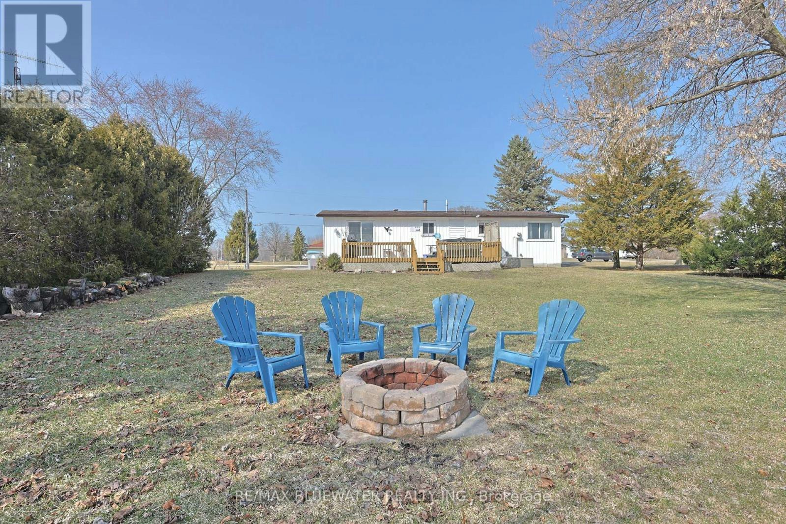 9897 Eric Street, Lambton Shores, ON, N0M 2N0 - 2