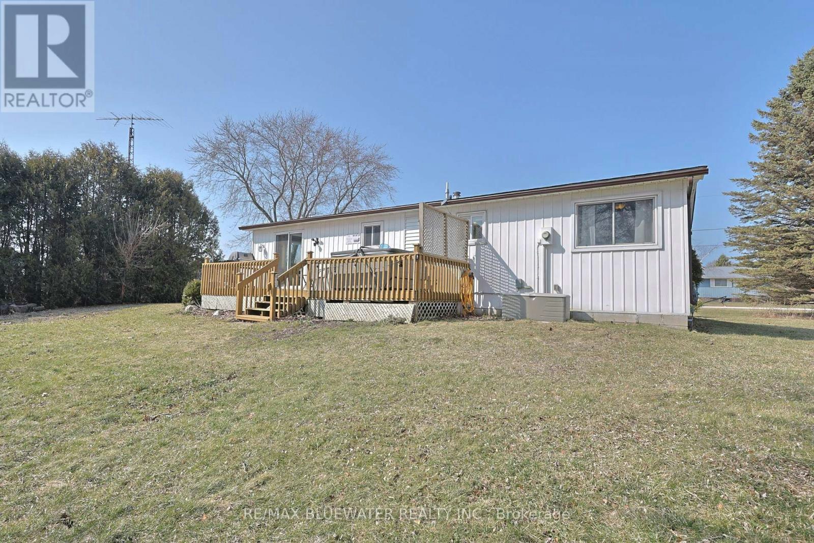 9897 Eric Street, Lambton Shores, ON, N0M 2N0 - 34