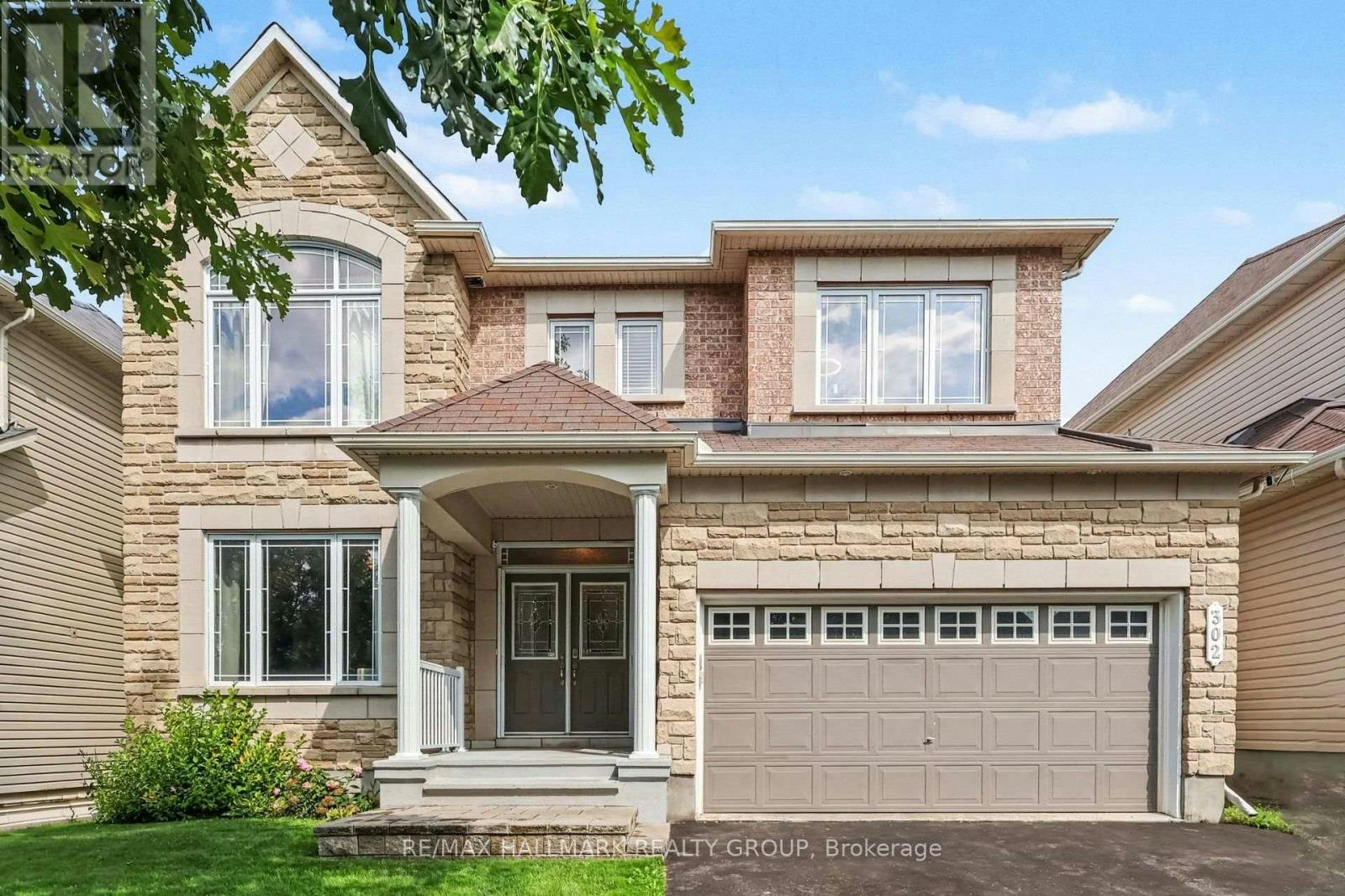 302 Grayburn Way, Ottawa, ON, K2J 0V8
