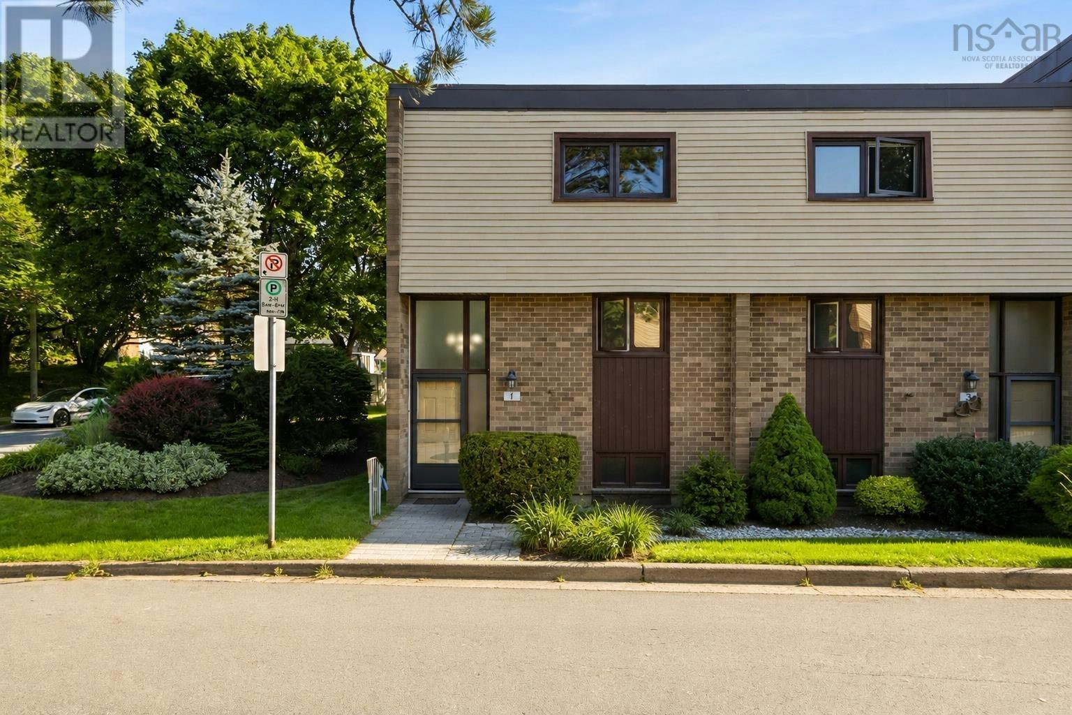 1 Forestside Crescent, Halifax, NS, B3M 1M5