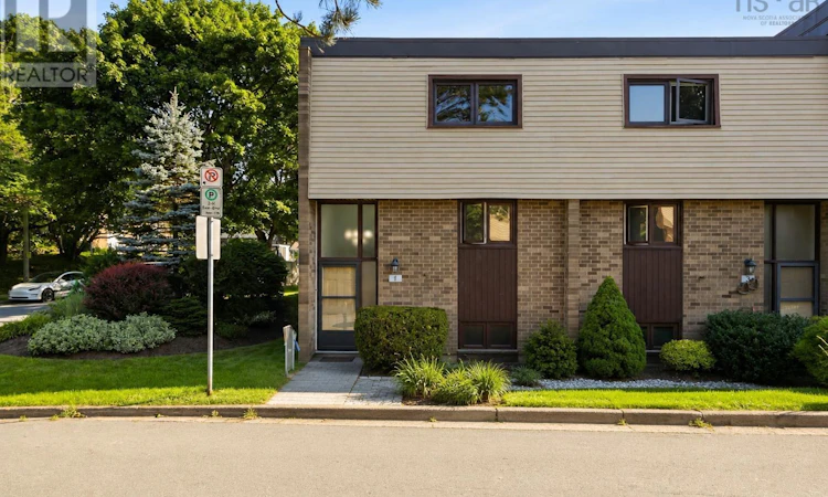 1 Forestside Crescent