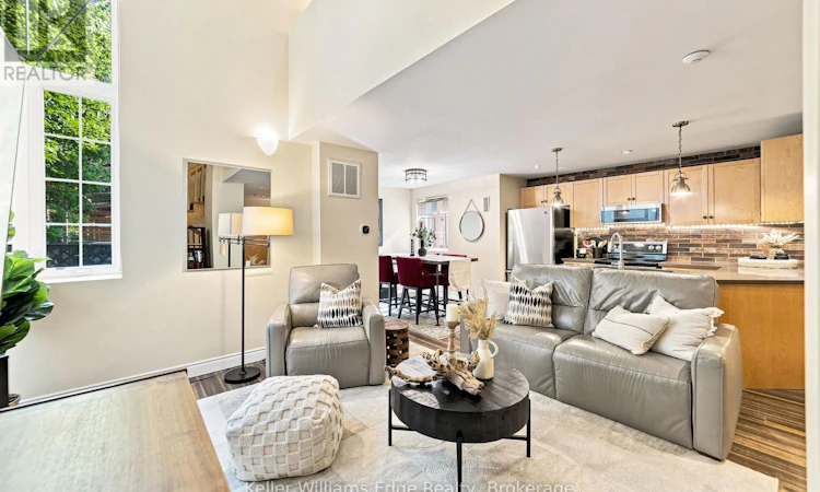 1D-73 Garfield Avenue S