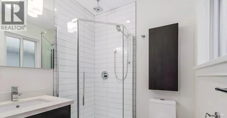UPPER-2680 Trinity Street, Vancouver, BC, V5K 1E4 - 18