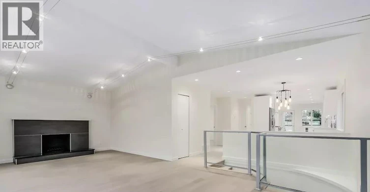 UPPER-2680 Trinity Street, Vancouver, BC, V5K 1E4 - 6