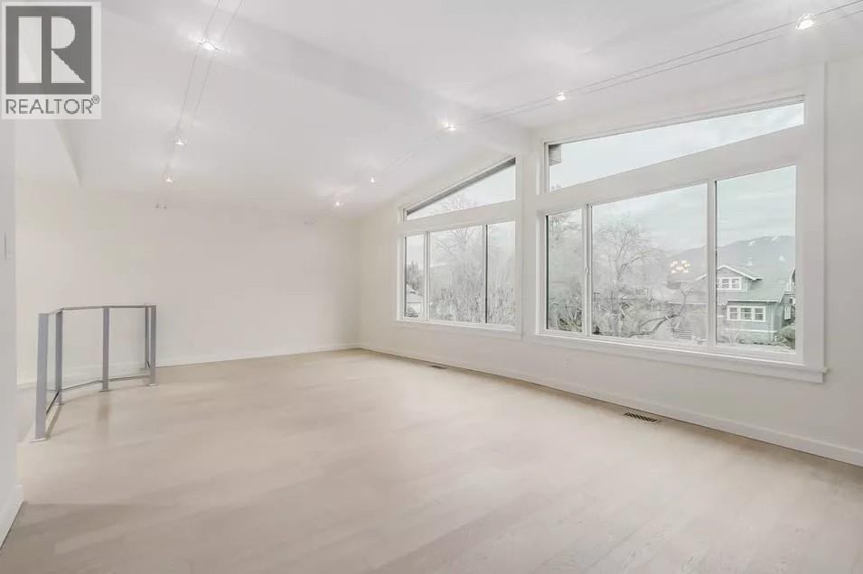 UPPER-2680 Trinity Street, Vancouver, BC, V5K 1E4 - 5