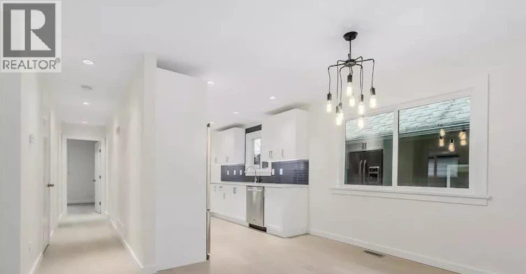 UPPER-2680 Trinity Street, Vancouver, BC, V5K 1E4 - 10