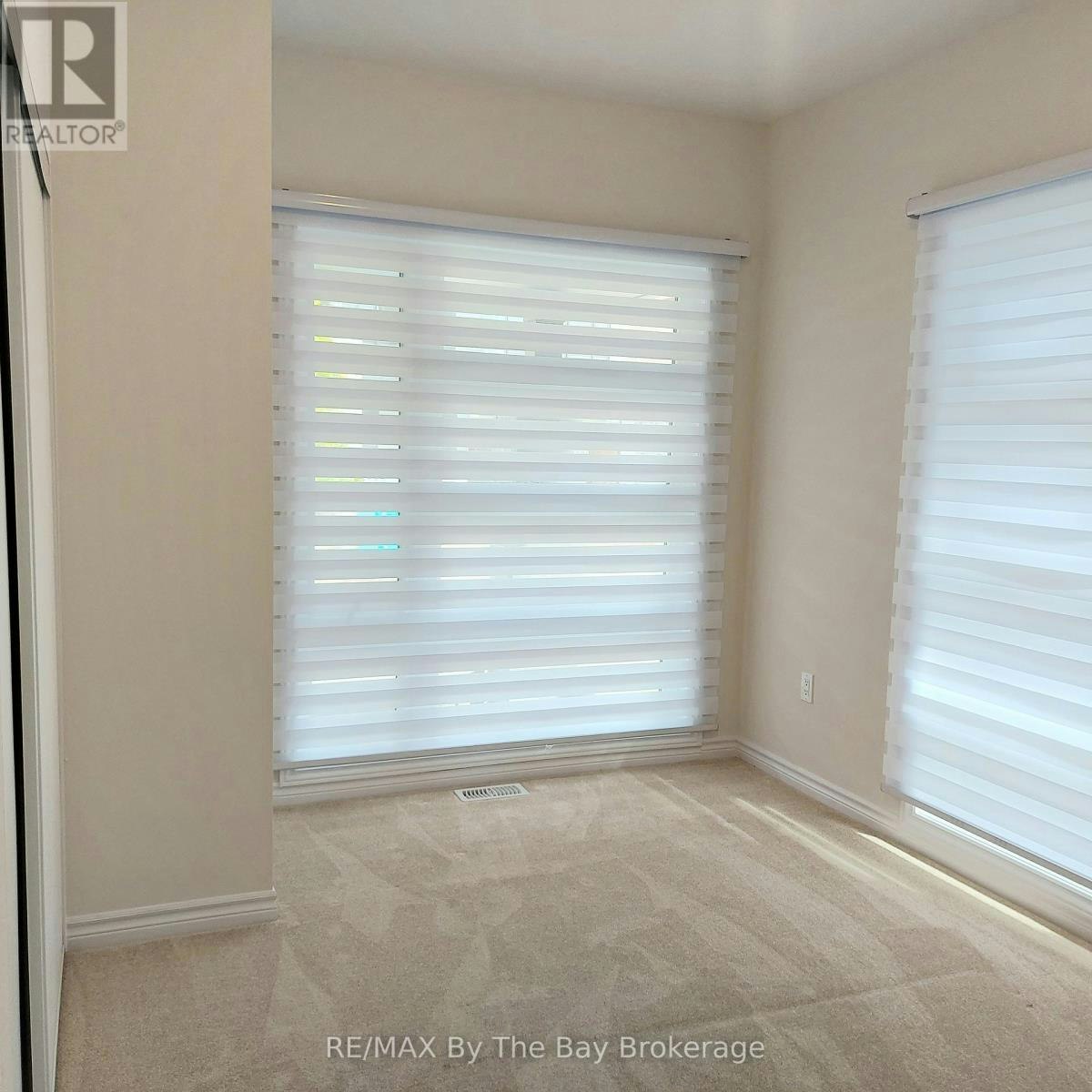 UPPER-92 Berkely Street, Wasaga Beach, ON, L9Z 0K5 - 11