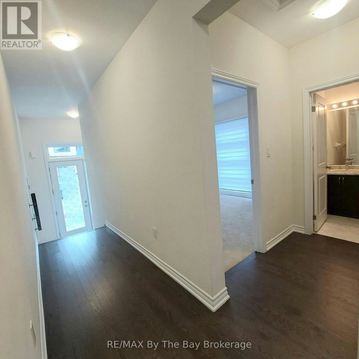 UPPER-92 Berkely Street, Wasaga Beach, ON, L9Z 0K5 - 6