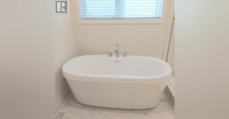 UPPER-92 Berkely Street, Wasaga Beach, ON, L9Z 0K5 - 16